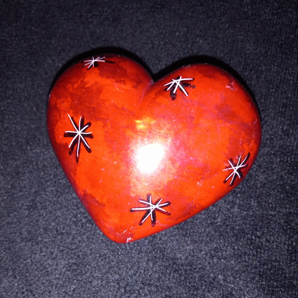 Heart-shaped paperweight Stone